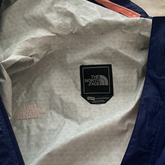 The North Face Navy Blue and Pink Rain Jacket - Picture 6 of 11